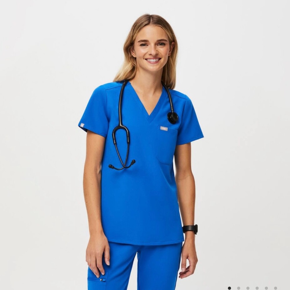 Figs Catarina scrub top in royal blue